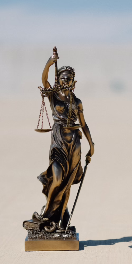 photo-1649653084130-06638e40ca25